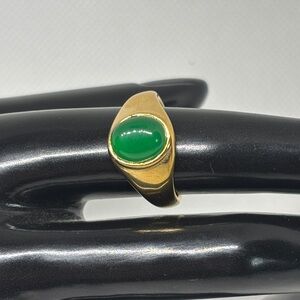 18k Gold P Green Agate Ring